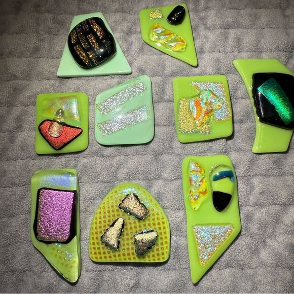 Set of 10 Dichroic Fused Glass Pieces – Lime Green Abstract Cabochons jewelry - Picture 10 of 17